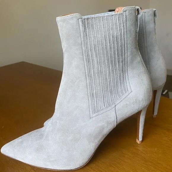 Ralph Lauren Grey Kid Suede Women’s Boots - Size 8.5 - Picture 3 of 6